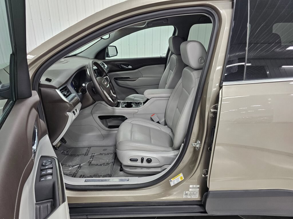 Used 2023 GMC Acadia SLT FWD image 11
