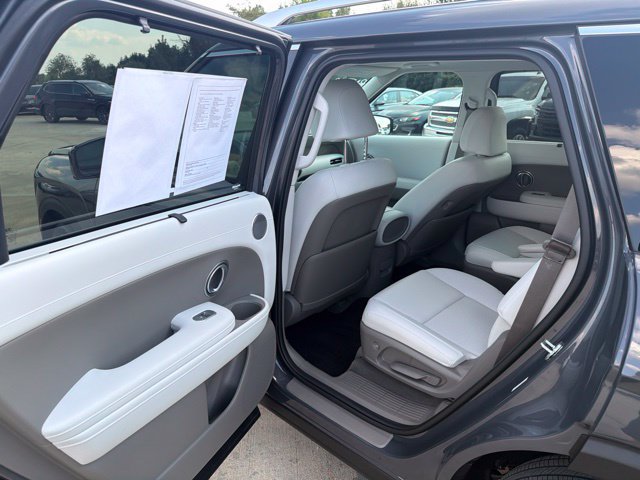 Used 2026 Hyundai Palisade SEL FWD image 21