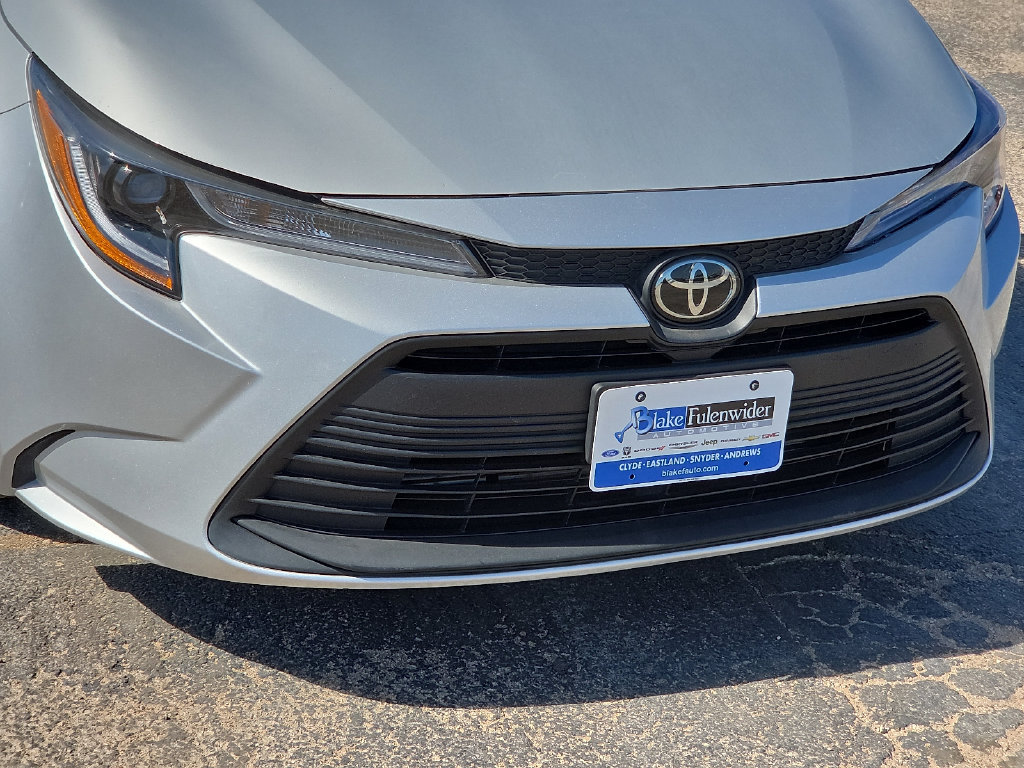 Used 2024 Toyota Corolla LE FWD image 9