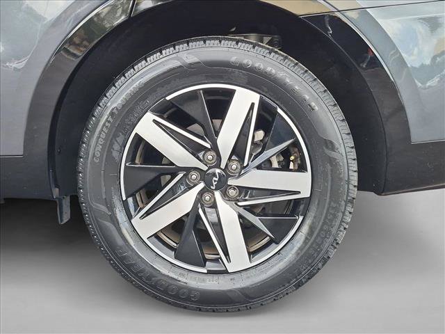 Used 2023 Kia Sorento S FWD image 24