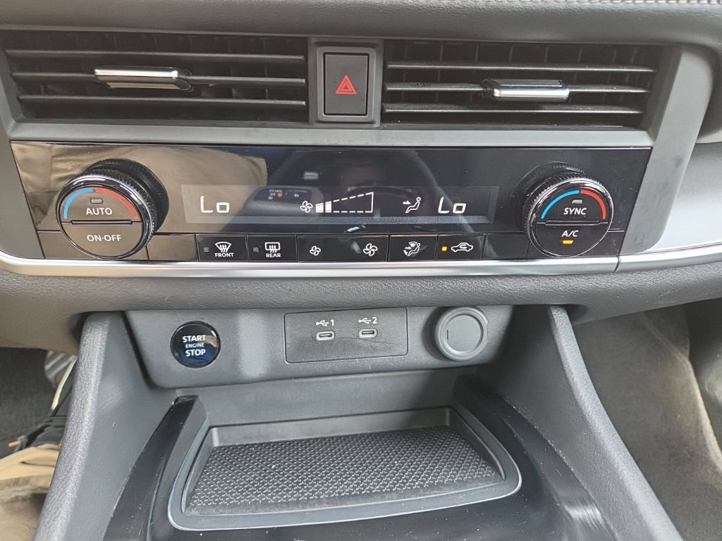 Certified 2025 Nissan Rogue SV FWD image 25
