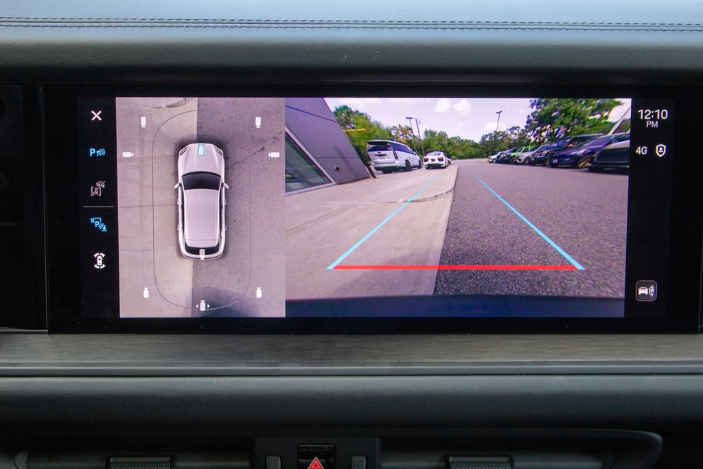 Used 2025 Porsche Cayenne GTS AWD/4WD image 18