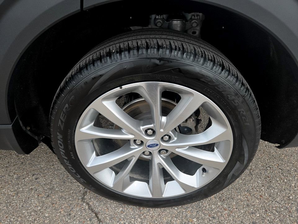 Used 2023 Ford Explorer Platinum w/ Technology Package image 34