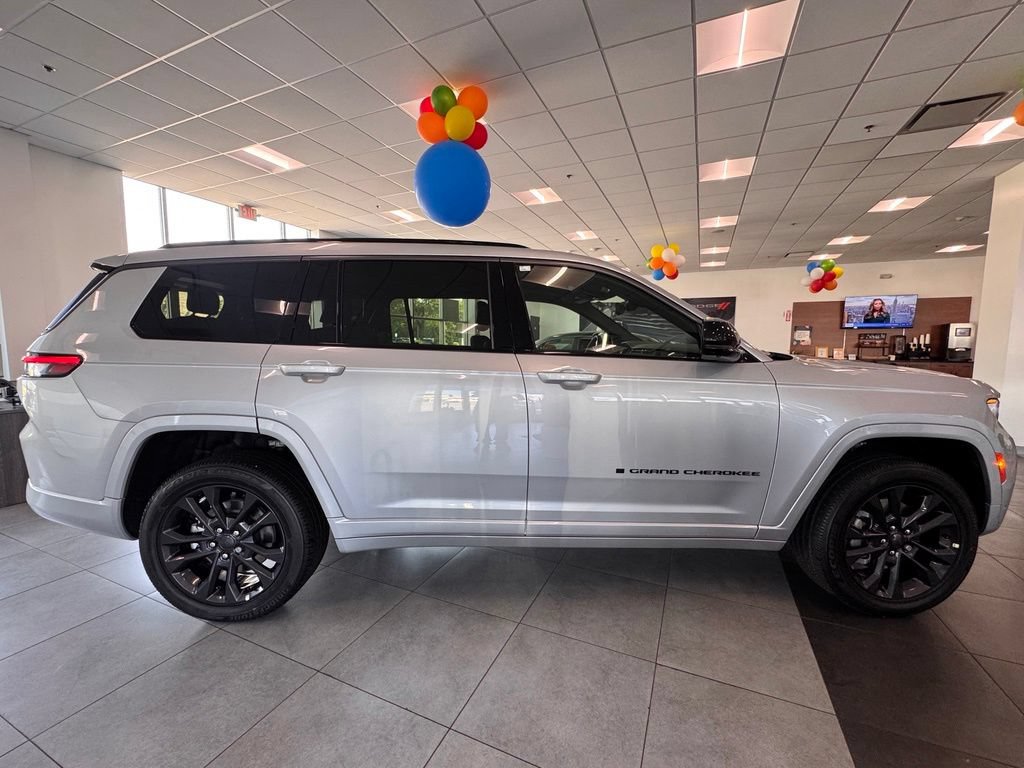 New 2026 Jeep Grand Cherokee L Limited AWD/4WD image 9