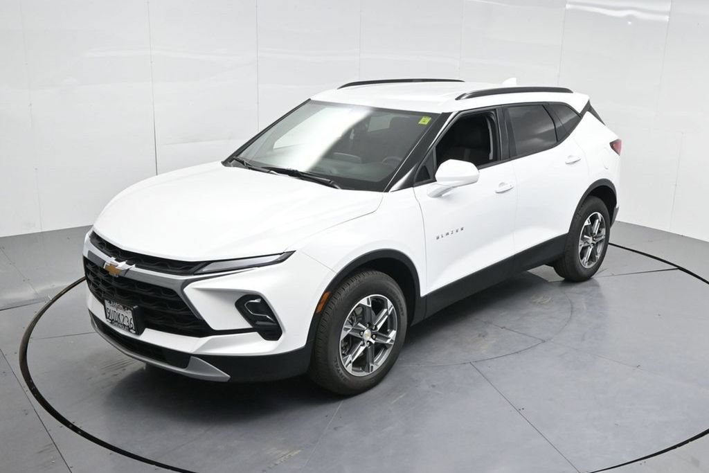 New 2025 Chevrolet Blazer LT w/ Convenience Package FWD image 57