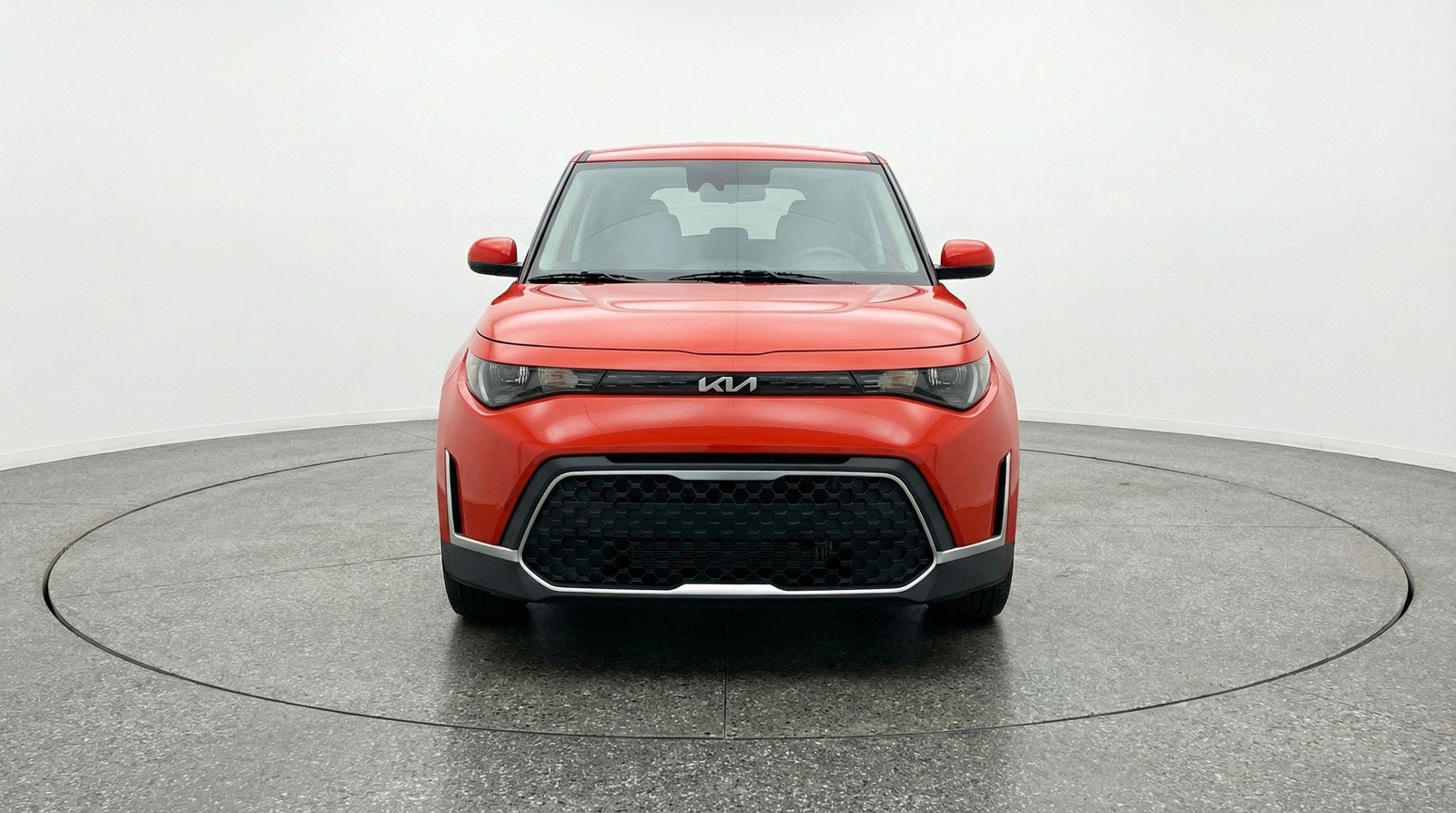 Used 2025 Kia Soul LX w/ LX Technology Package image 2