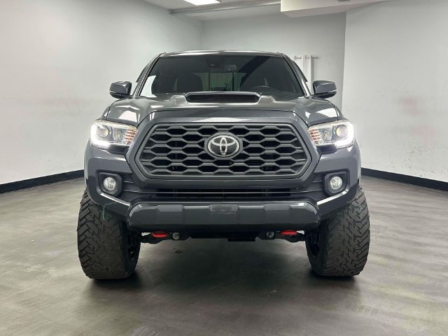 Used 2020 Toyota Tacoma TRD Sport AWD/4WD image 4