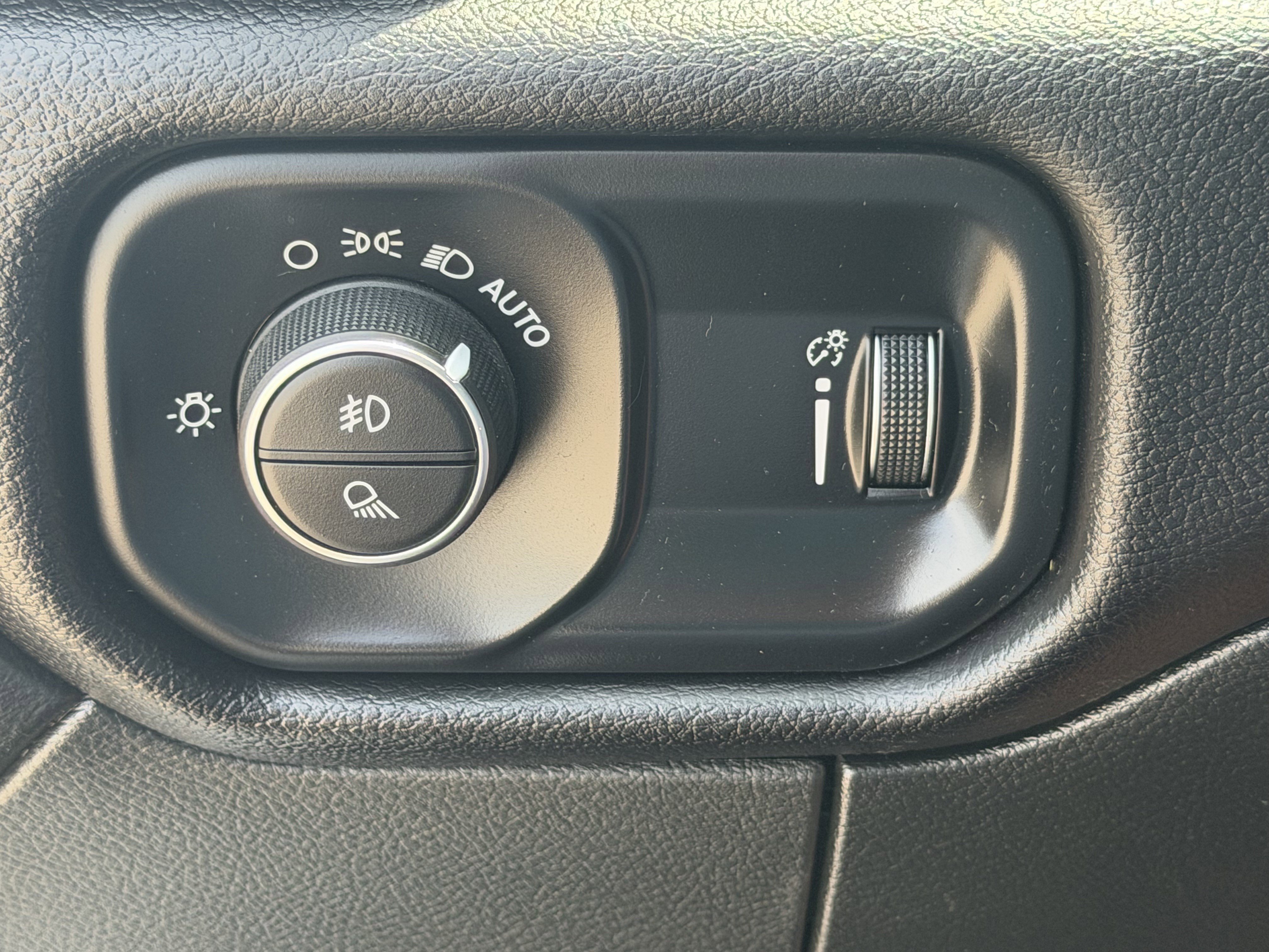 Used 2025 RAM 2500 Big Horn AWD/4WD image 26