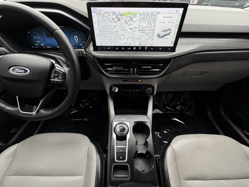Used 2023 Ford Escape Platinum image 21