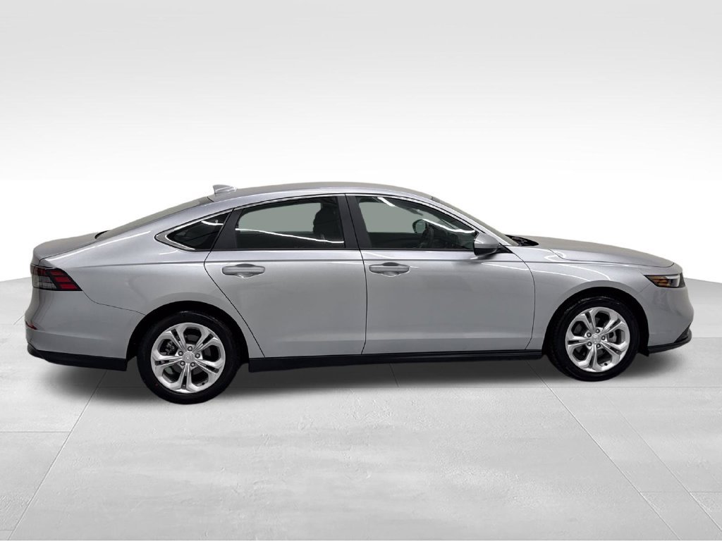 Used 2025 Honda Accord LX image 7
