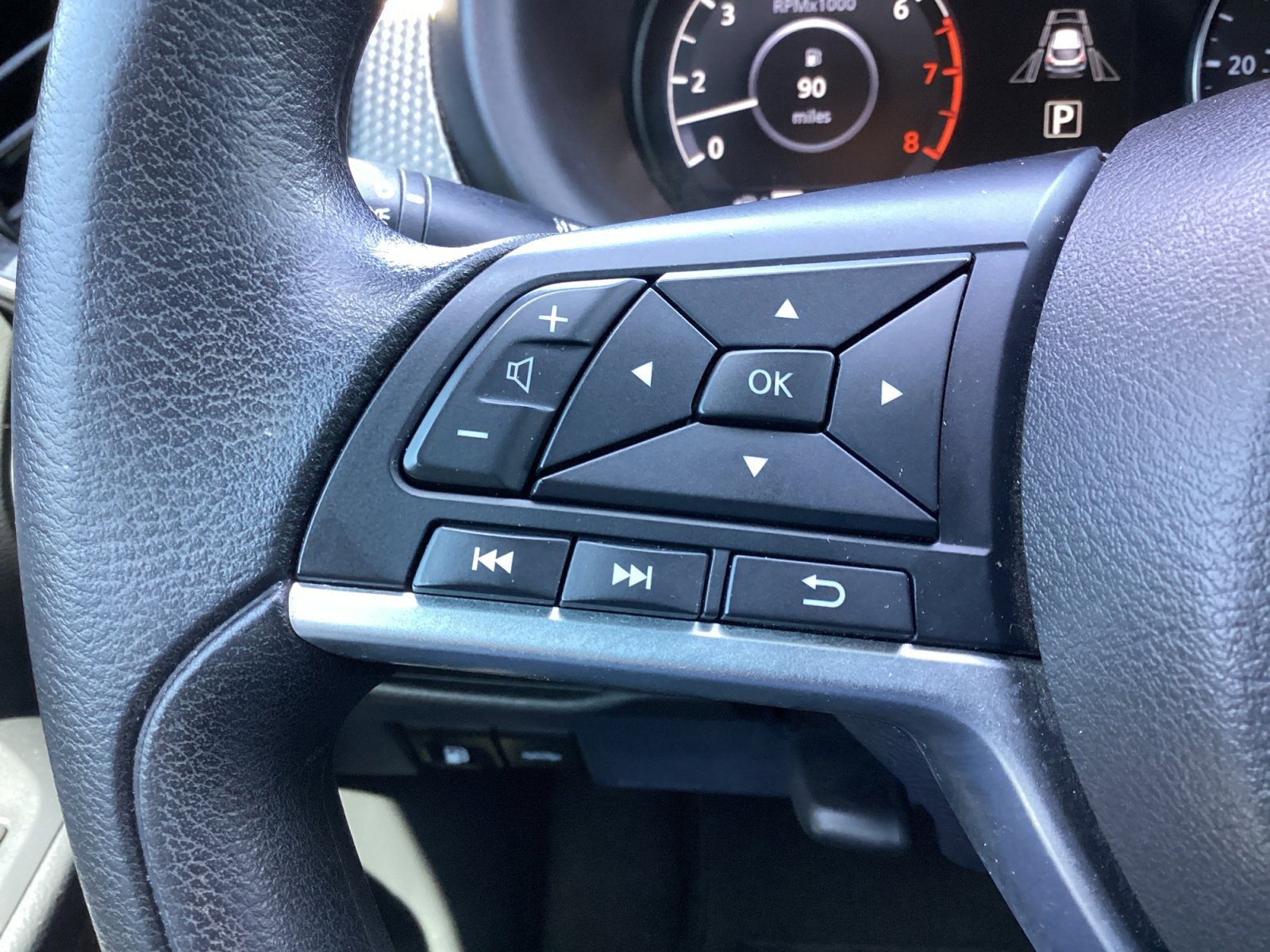 Used 2022 Nissan Kicks SV image 6