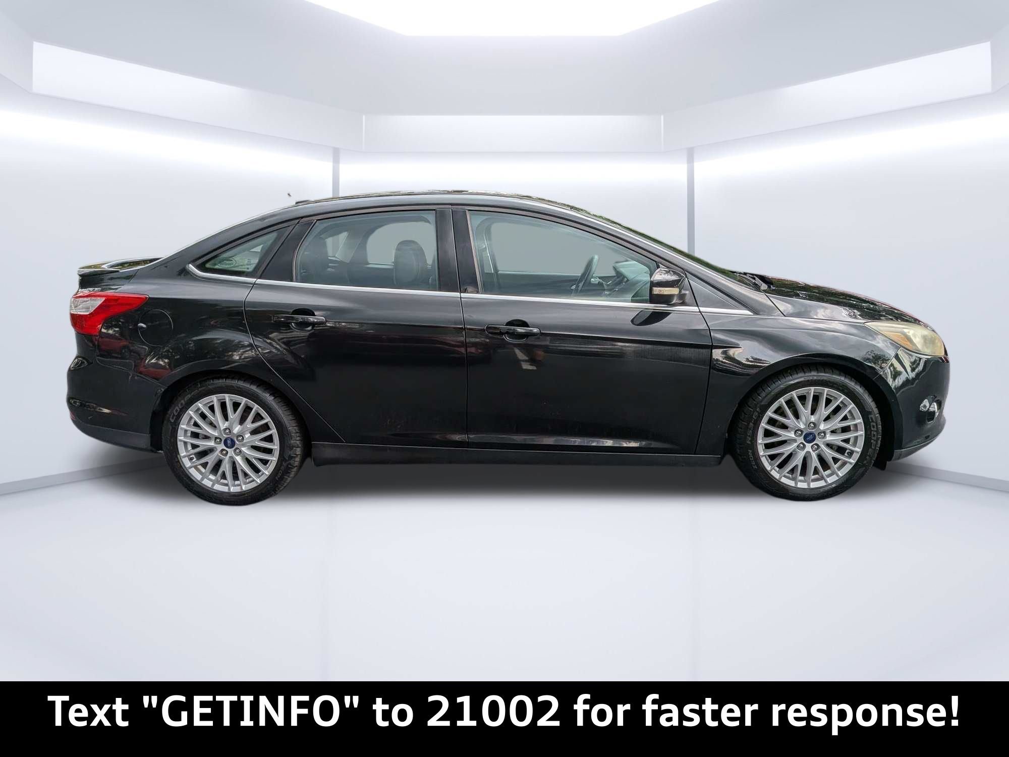 Used 2014 Ford Focus Titanium FWD image 2