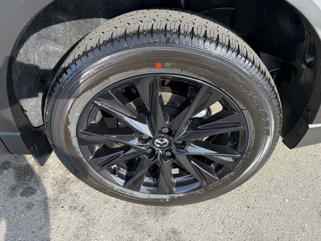 New 2025 MAZDA CX-5 Carbon Edition image 13