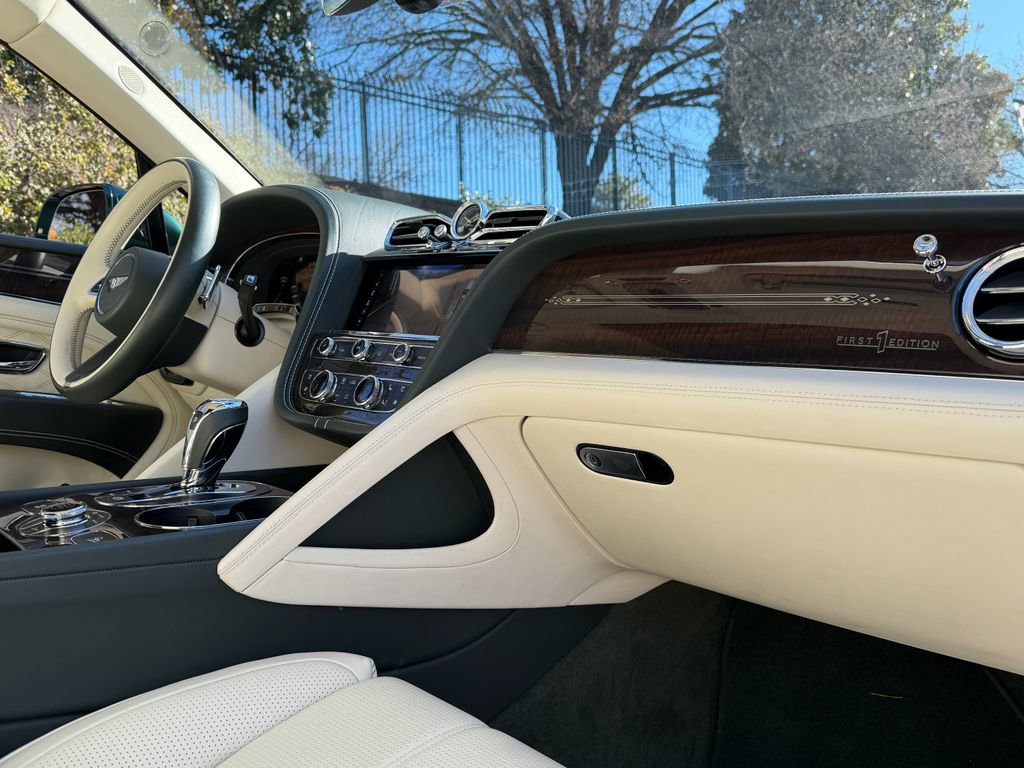 Certified 2023 Bentley Bentayga Extended Wheelbase image 2
