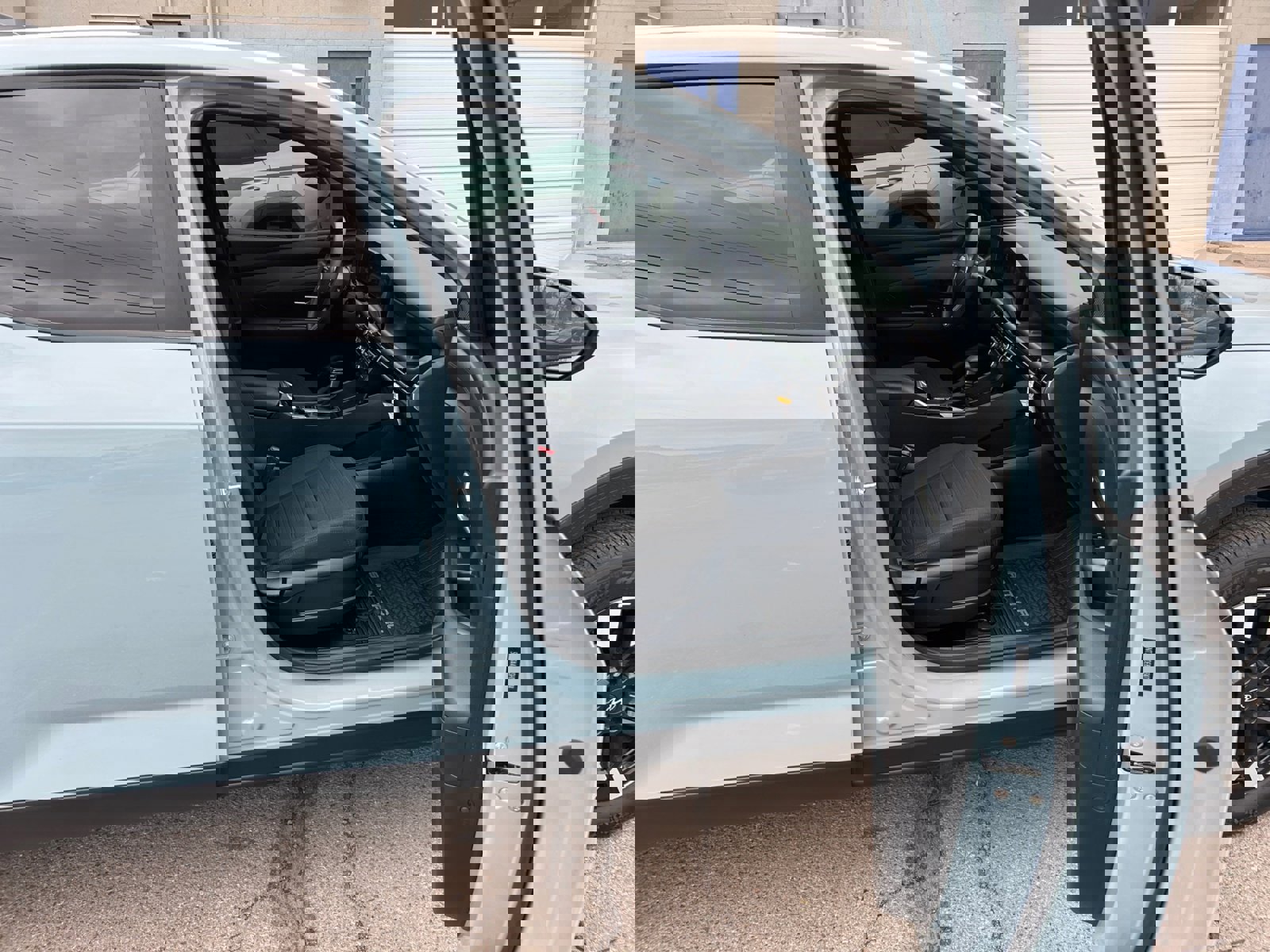 Used 2025 Hyundai Santa Cruz SE image 31