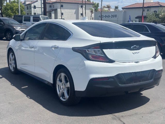Used 2018 Chevrolet Volt LT FWD image 5