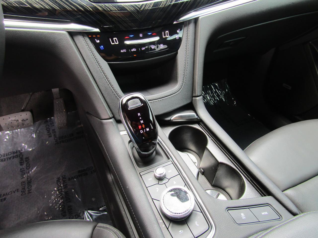 Used 2025 Cadillac XT6 Premium Luxury FWD image 21