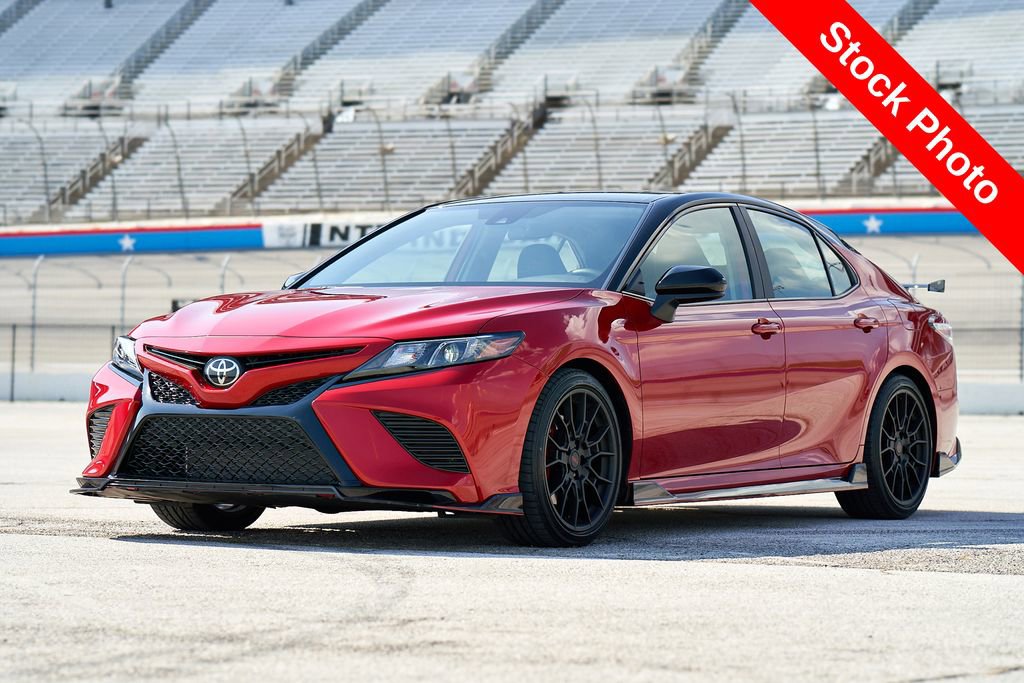 Used 2022 Toyota Camry SE FWD image 1
