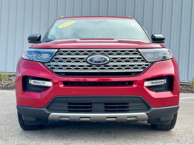 Used 2023 Ford Explorer Limited w/ Equipment Group 301A AWD/4WD image 3