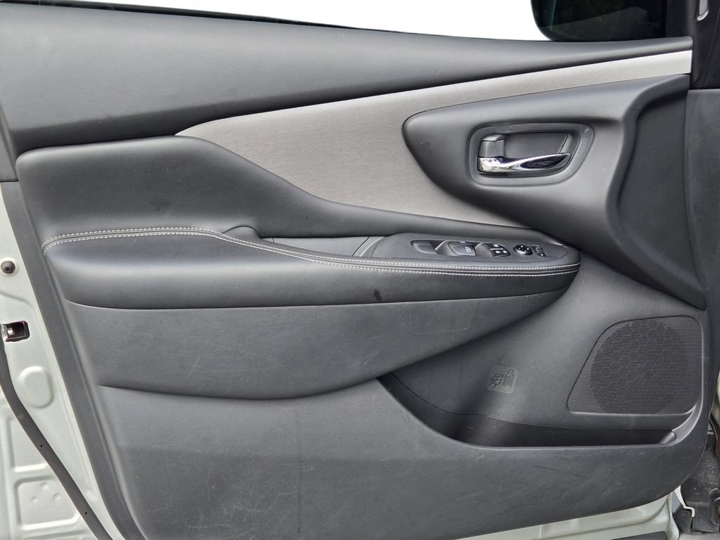 Used 2023 Nissan Murano SV FWD image 41