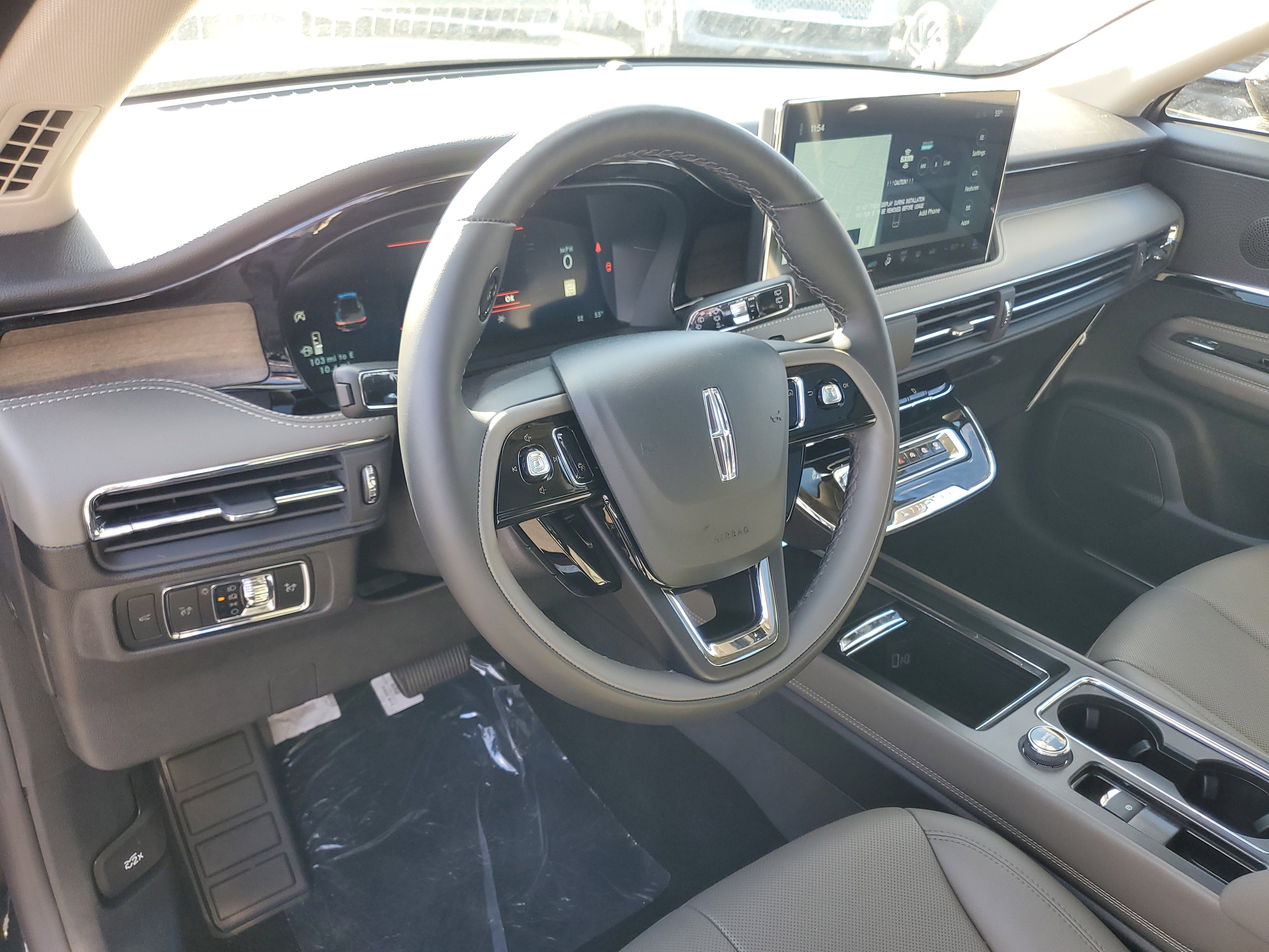 New 2025 Lincoln Corsair Reserve image 13