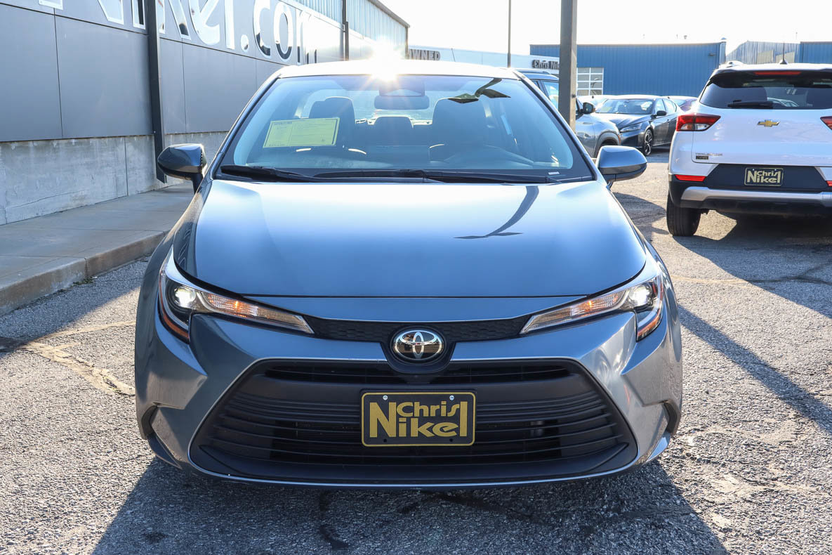Used 2024 Toyota Corolla LE FWD image 2