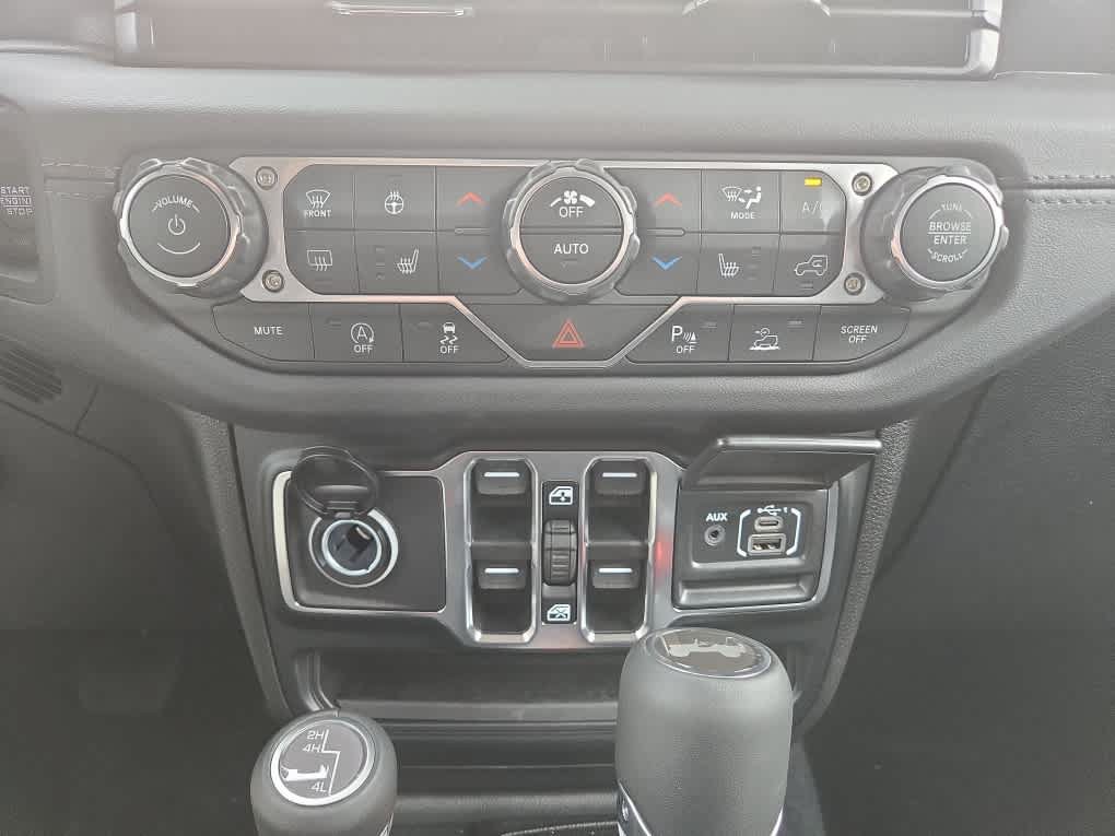 New 2026 Jeep Wrangler Unlimited Sahara AWD/4WD image 18