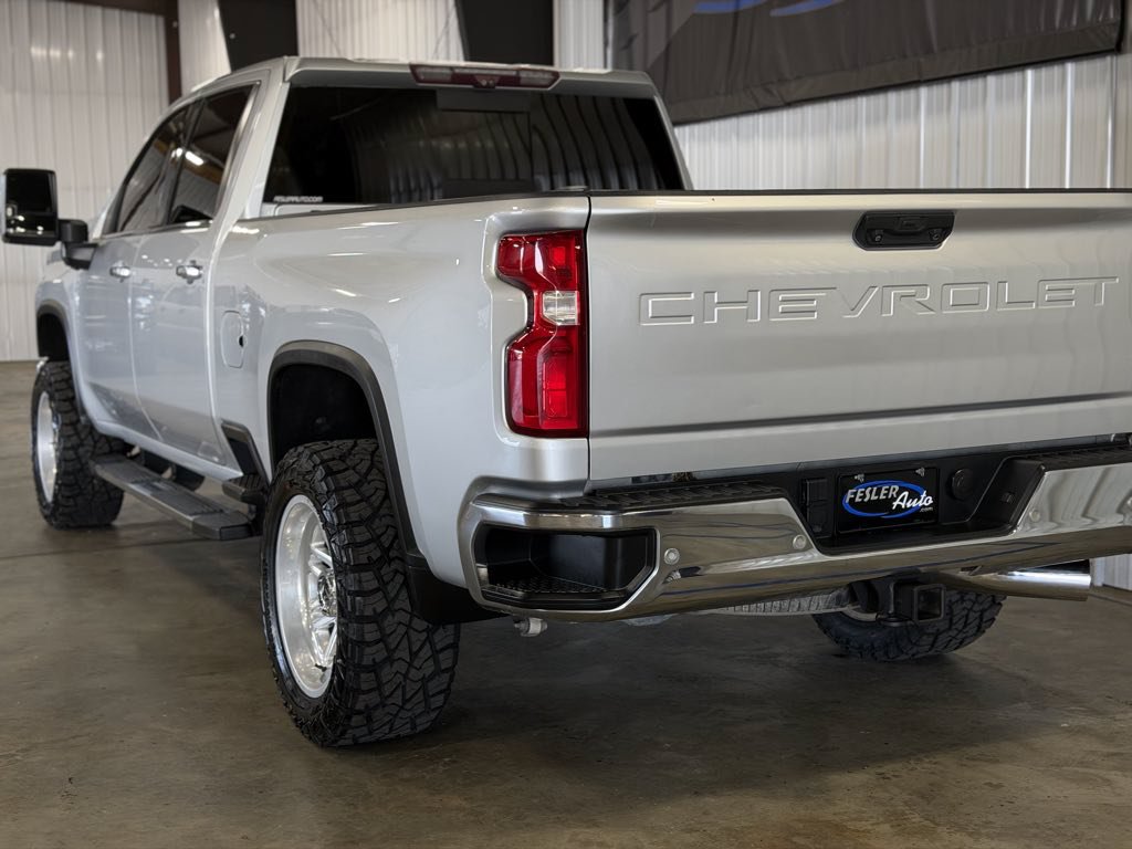 Used 2020 Chevrolet Silverado 2500 LTZ w/ LTZ Premium Package AWD/4WD image 11