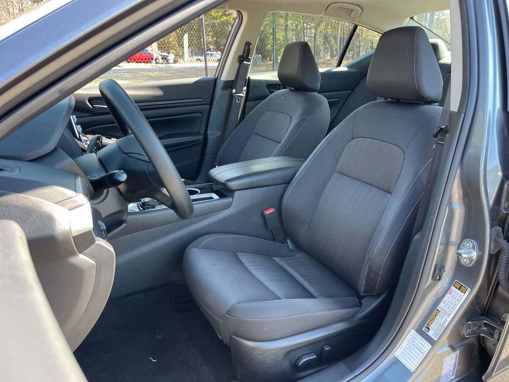 Used 2024 Nissan Altima 2.5 SV image 18