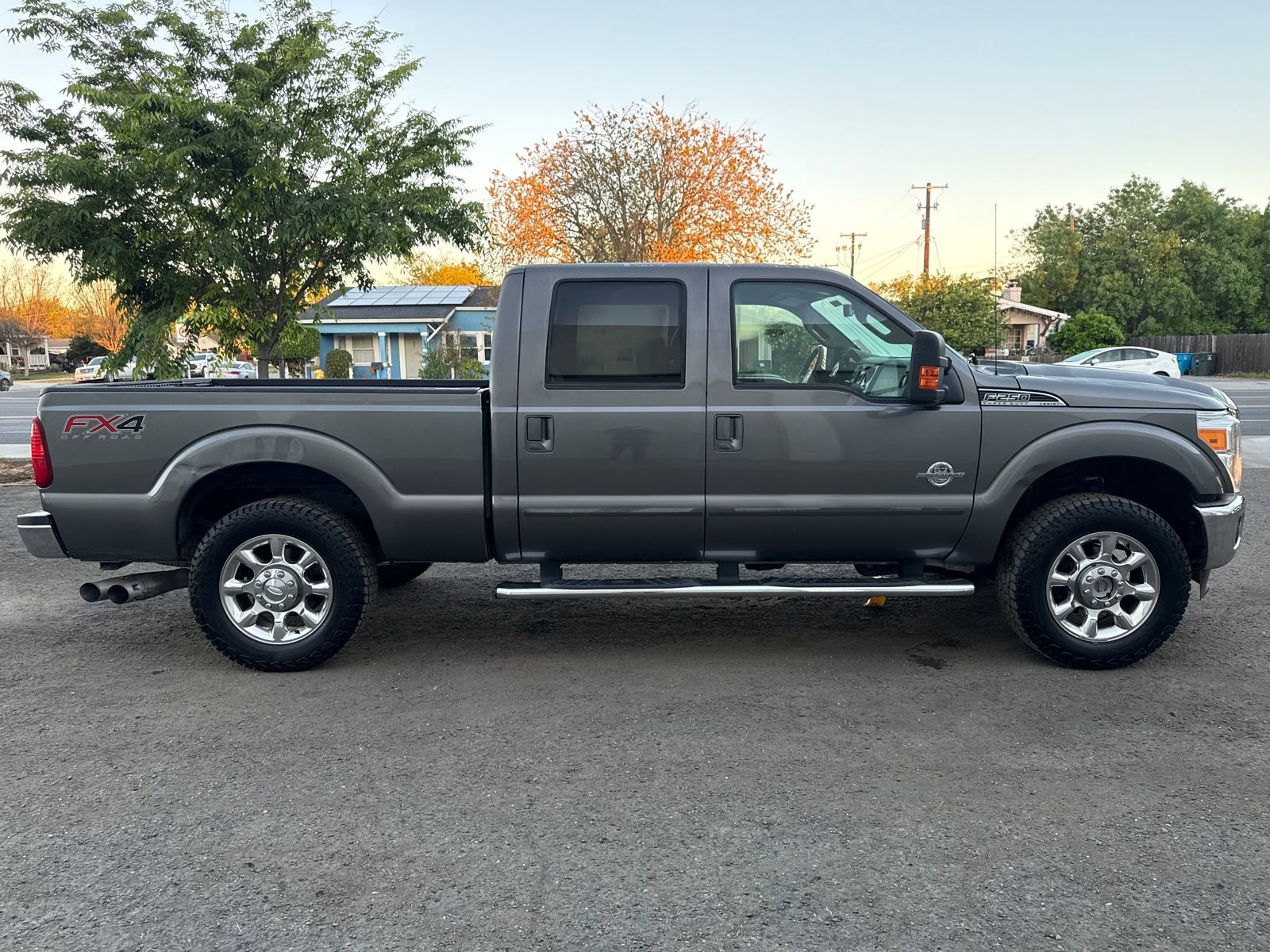 Used 2012 Ford F250 Lariat w/ Lariat Interior Pkg image 6