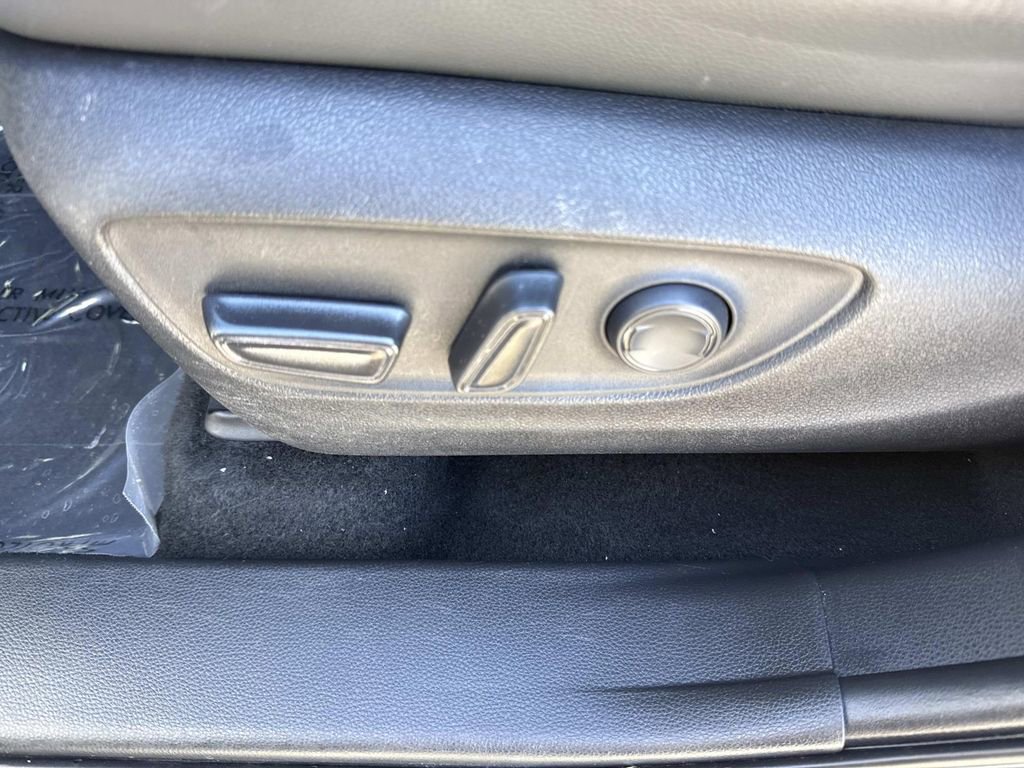 Used 2022 Toyota Highlander XSE image 28