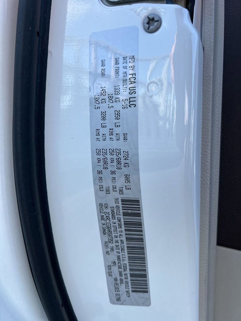 Used 2017 Chrysler Pacifica Touring-L Plus w/ Tire & Wheel Group FWD image 13
