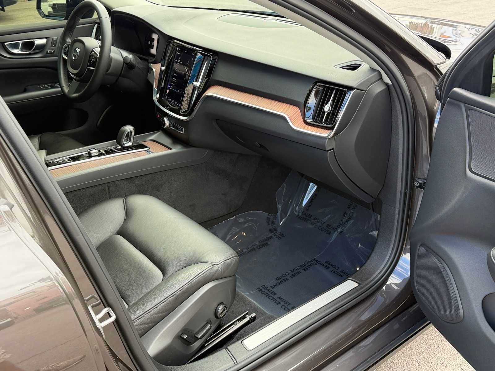 Used 2023 Volvo S60 B5 Plus FWD image 28