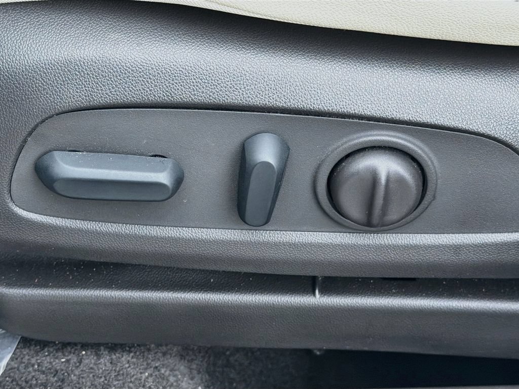 Used 2023 Buick Encore GX Select FWD image 23
