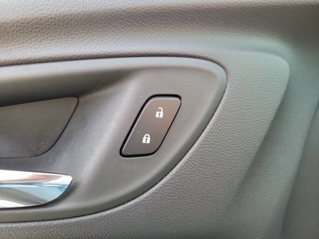 Used 2023 Buick Encore GX Select w/ Sport Touring Package FWD image 19