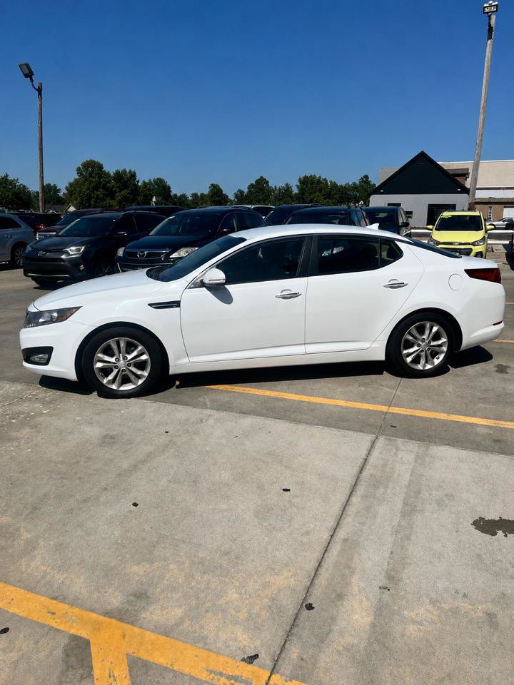 Used 2012 Kia Optima EX FWD image 4