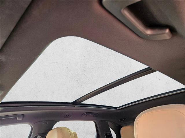 Used 2020 Porsche Cayenne image 16