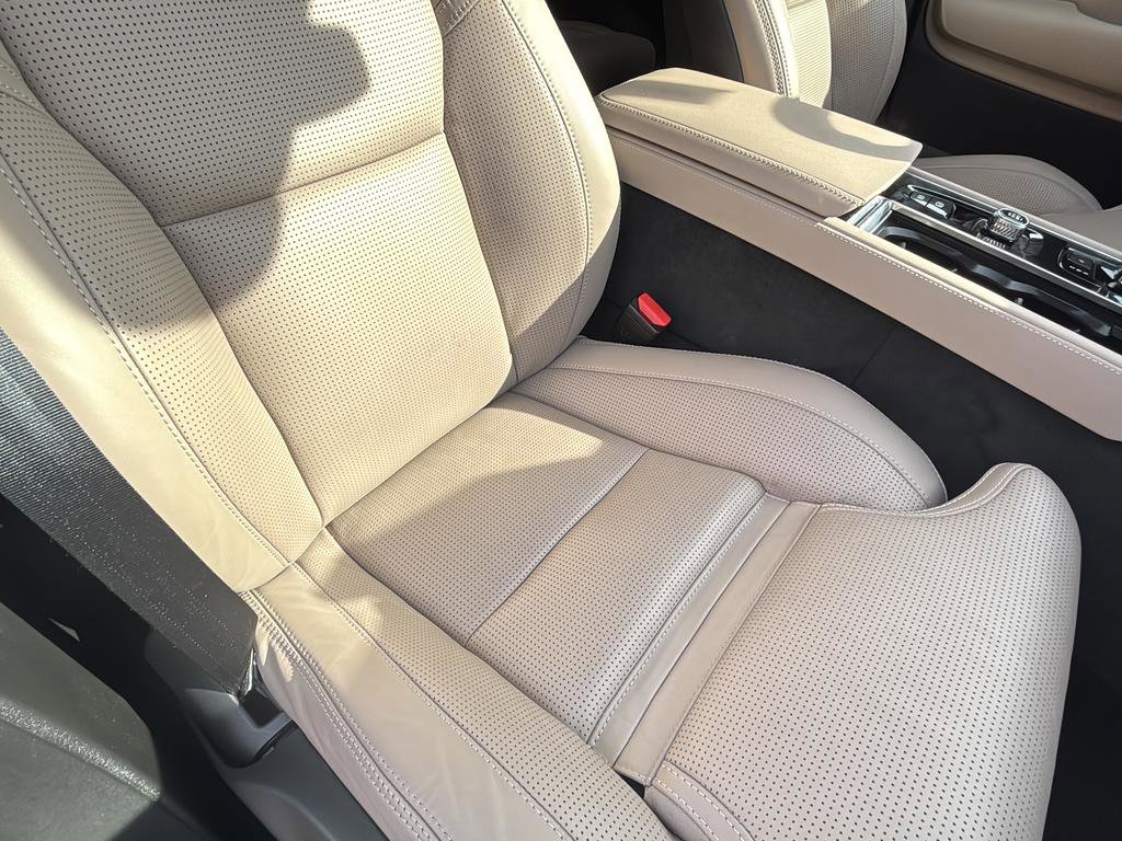 Used 2025 Volvo XC90 T8 Ultra image 52