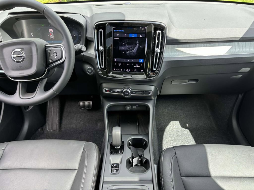 New 2025 Volvo XC40 B5 Core w/ Protection Package Premier image 29