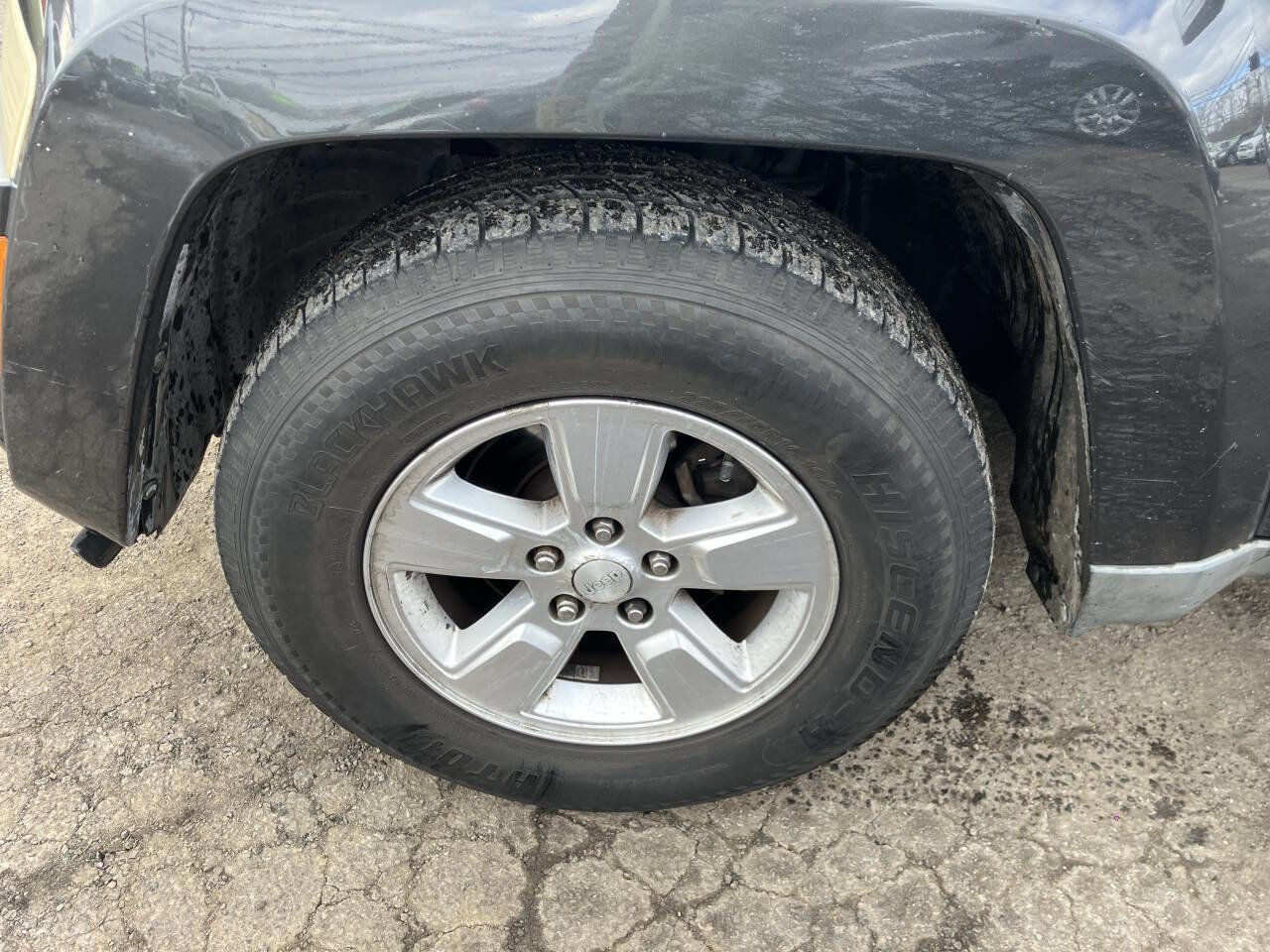 Used 2011 Jeep Liberty Sport image 13