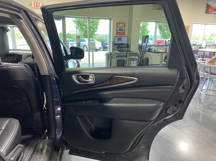 Used 2014 INFINITI QX60 AWD w/ Deluxe Touring Package image 16