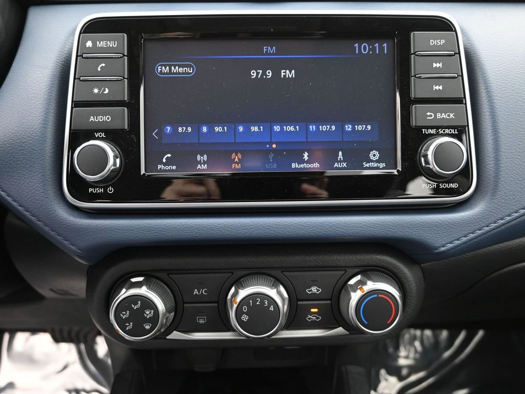 New 2025 Nissan Versa SV w/ Trunk Package FWD image 16
