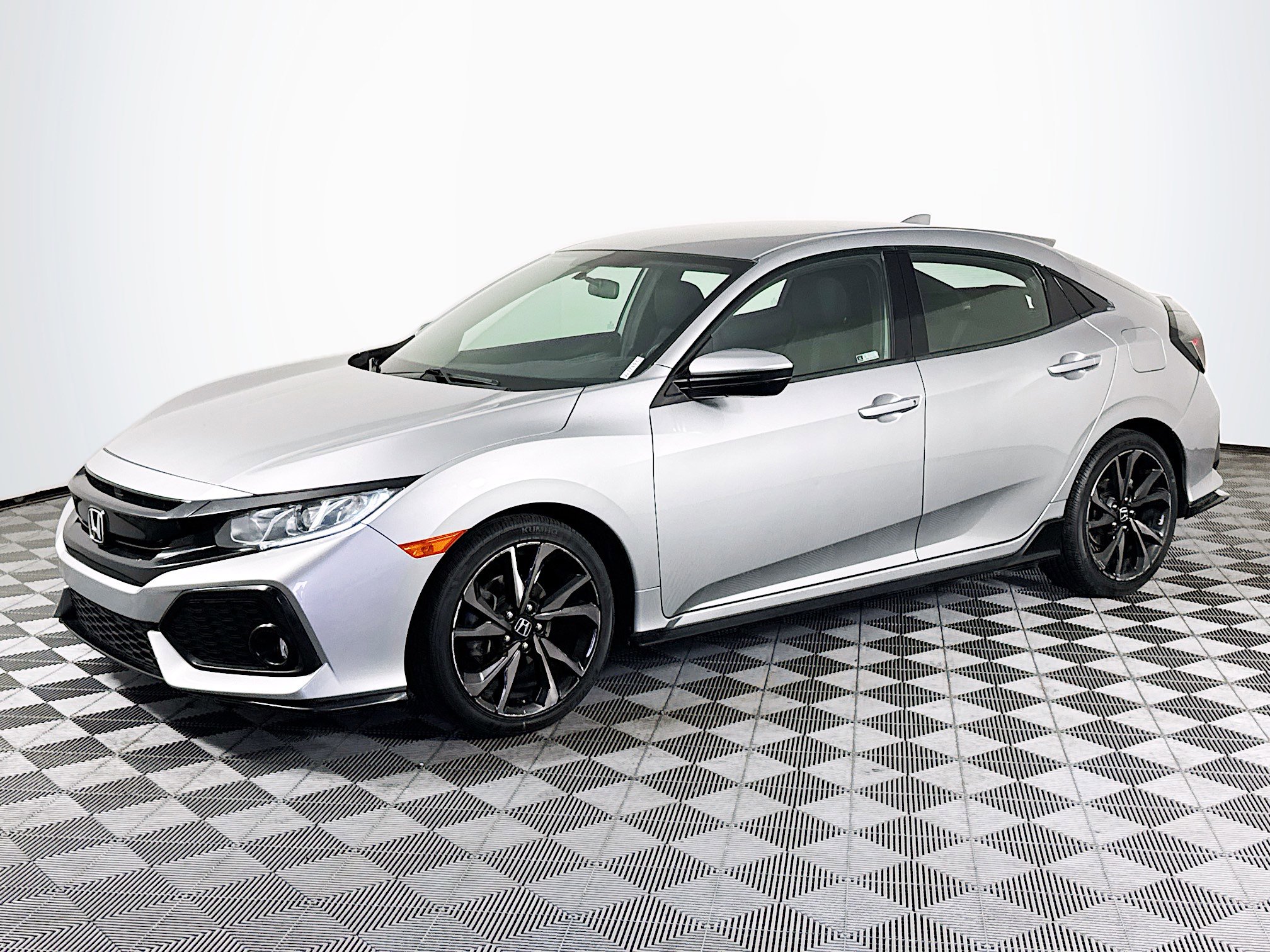 Used 2018 Honda Civic Sport image 4