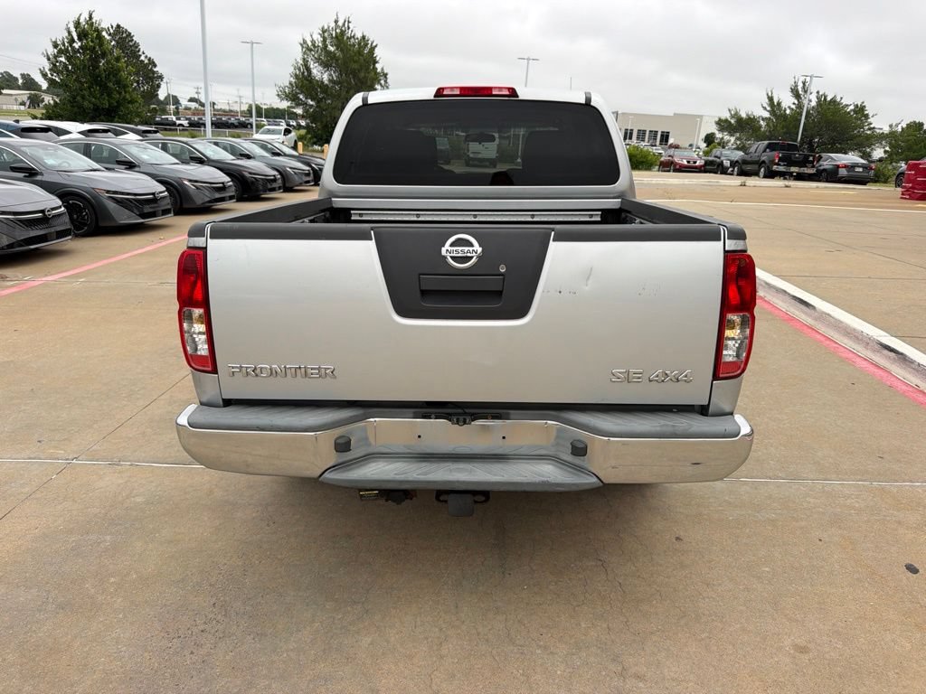 Used 2010 Nissan Frontier SE AWD/4WD image 4