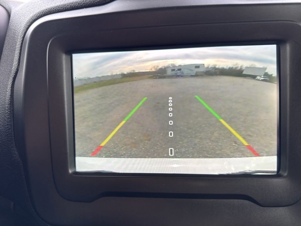 Used 2020 Jeep Renegade Latitude w/ Cold Weather Group image 27