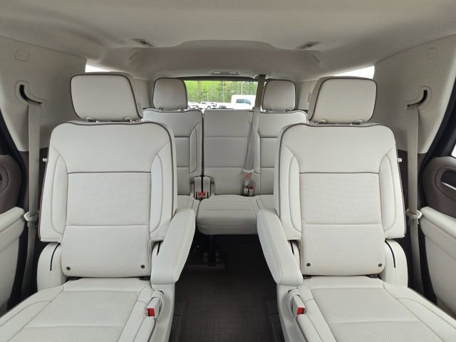 Used 2024 GMC Yukon Denali w/ Denali Reserve Package image 24