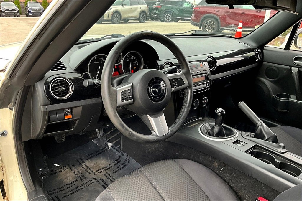 Used 2008 MAZDA MX-5 Miata Touring image 16