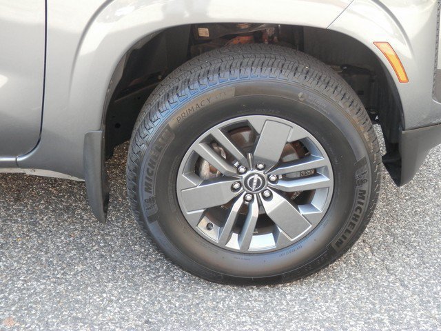 Used 2025 Nissan Frontier SV AWD/4WD image 10