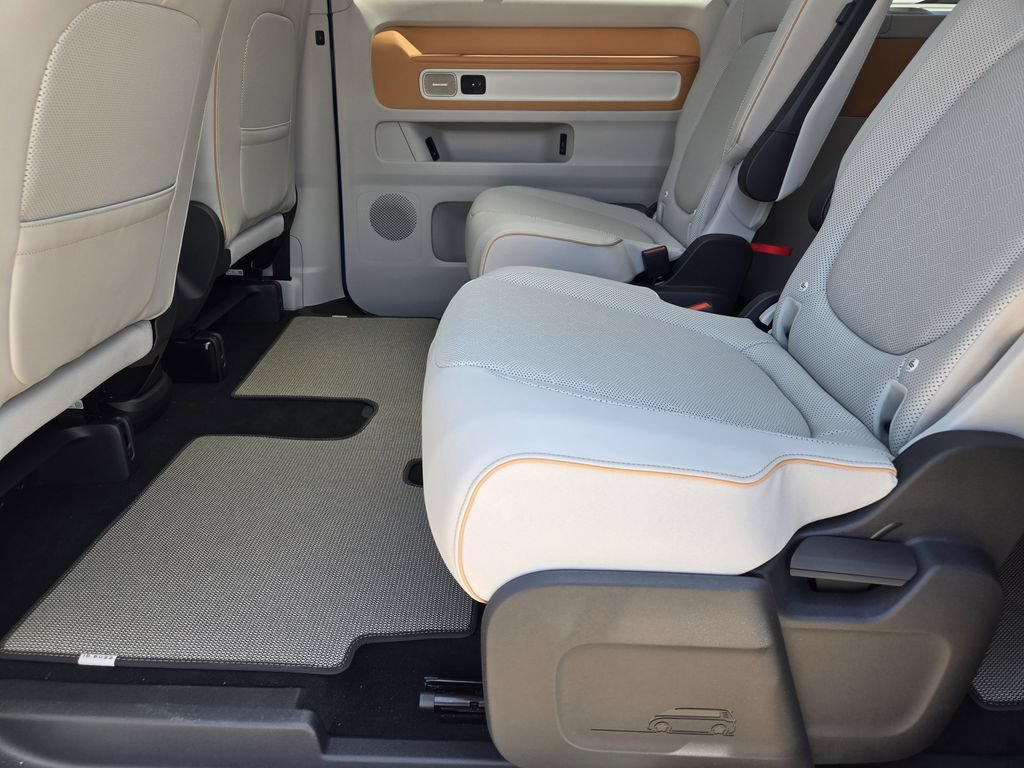 New 2025 Volkswagen ID. Buzz 1st Edition AWD/4WD image 22
