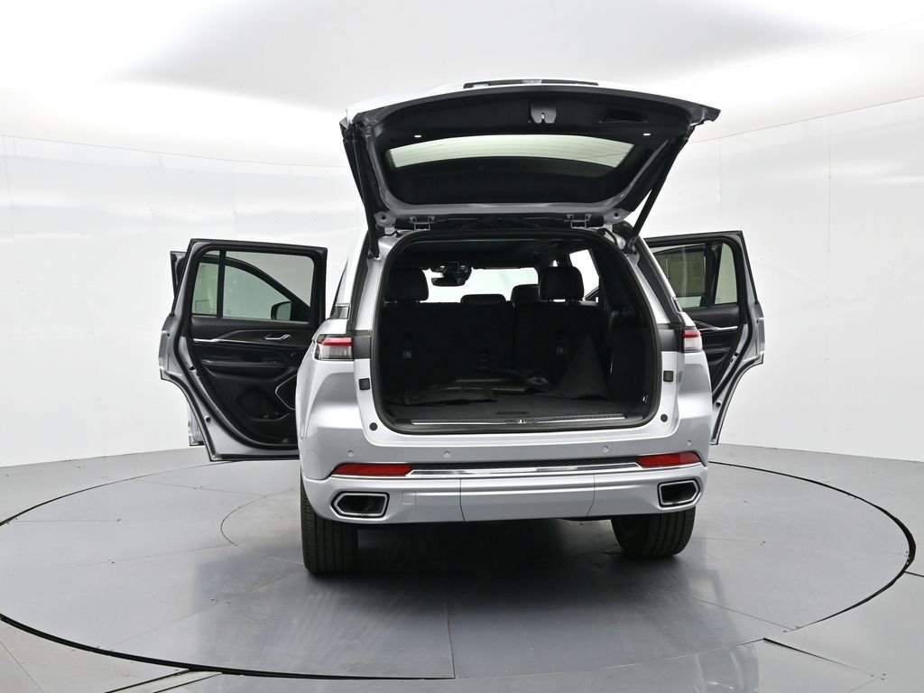 Used 2023 Jeep Grand Cherokee Overland image 36